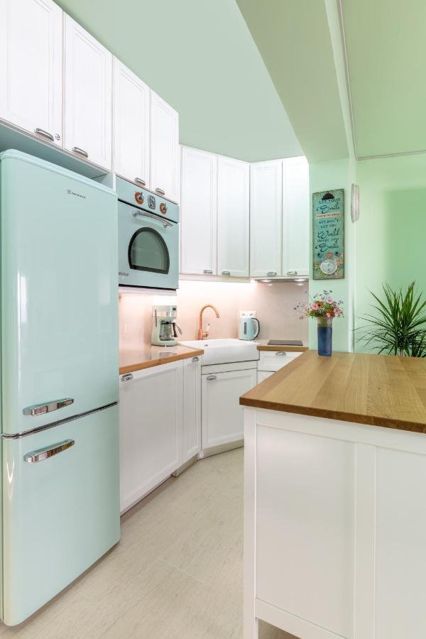 Lydia's Luxury Apartment *